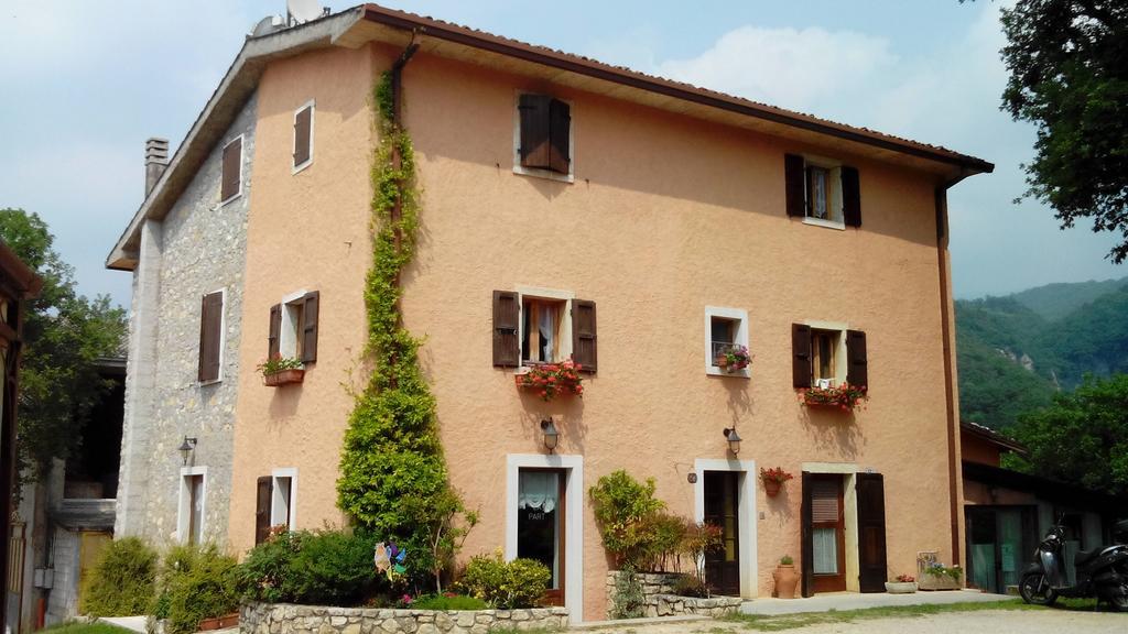 Agriturismo La Part San Zeno di Montagna Bagian luar foto